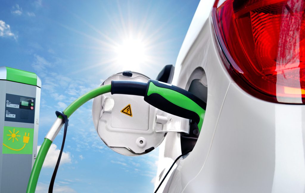 Cílem EU není nahradit spalovací motory elektroauty. Jde o omezení mobility obecně | Deník TO