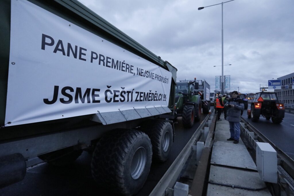 Kolaps dopravy v Praze nenastal. Ministr převzal dopis nespokojených farmářů | Deník TO