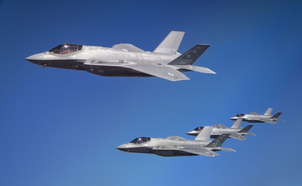 F-35 nepotřebujeme. Pokud nebudou dodána včas, od nákupu odstoupíme, řekl Babiš | Deník TO