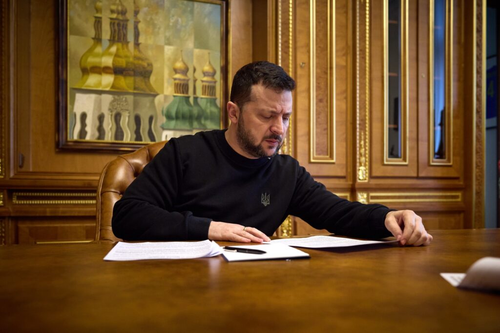 Skromný prezident Zelenský coby ukrajinský Mirek Dušín | Deník TO