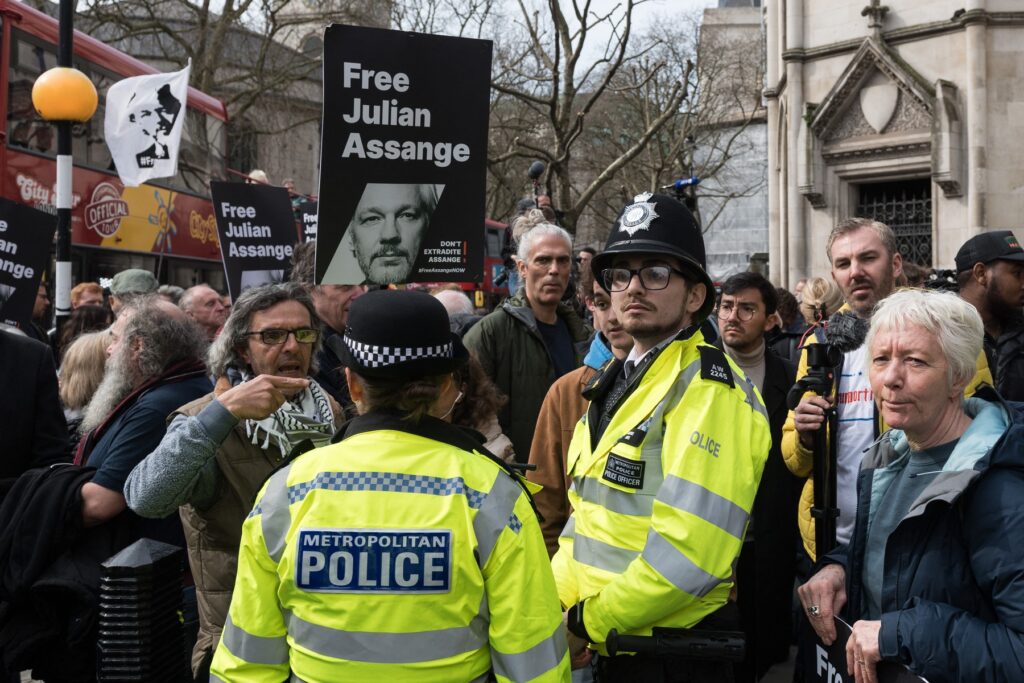 Naděje pro Assange je nadějí pro všechna svobodná média | Deník TO