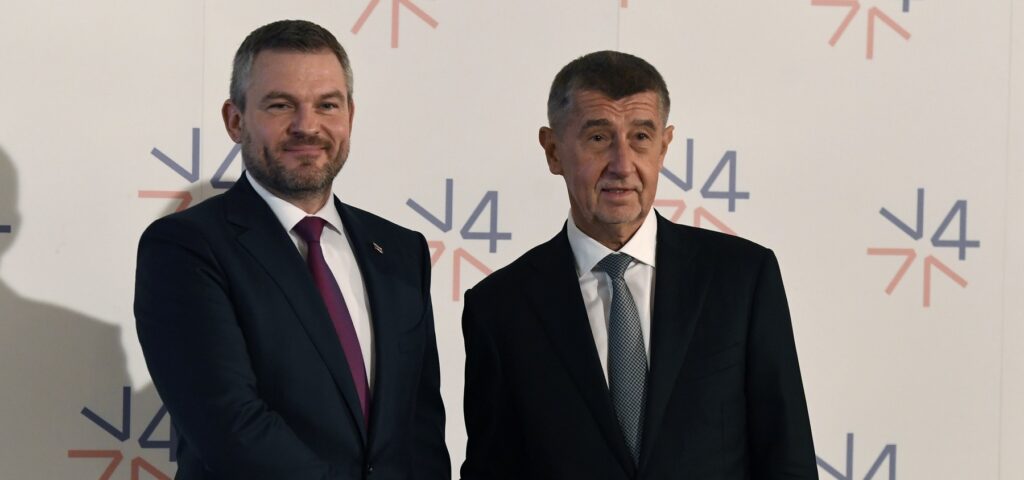Peter Pellegrini upřednostnil Prahu před Budapeští, ve hře jsou možná i Průhonice | Deník TO