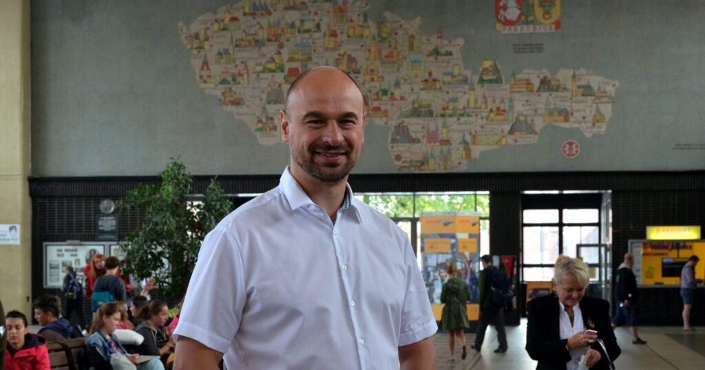 Martin Kolovratník: Vláda lže. Rozpočet ministerstva dopravy nenavýšila | Deník TO