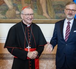 Premiér Petr Fiala přijal vatikánského státního sekretáře, kardinála Pietra Parolina