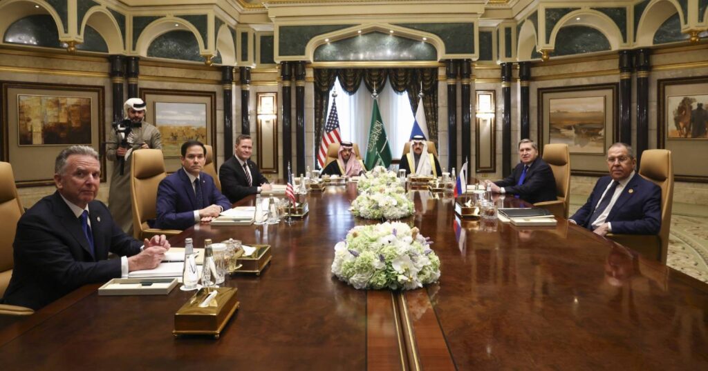 Půjde to. USA a Rusko v Rijádu zahájily mírové rozhovory | Deník TO