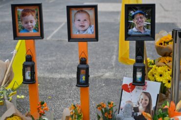 Pietní místo s portréty zavražděných Izraelců