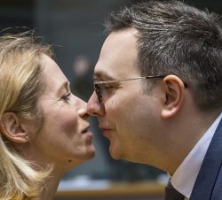 Šéfka unijní diplomacie Kaja Kallasová a český ministr zahraničních věcí Jan Lipavský
