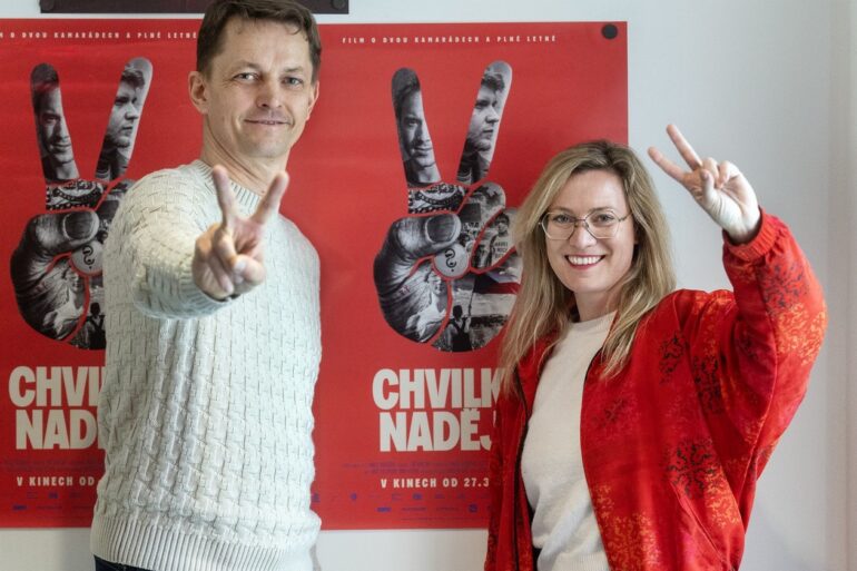 Producent Jiří Konečný a režisérka Amálie Kovářová na projekci filmu Chvilky naděje