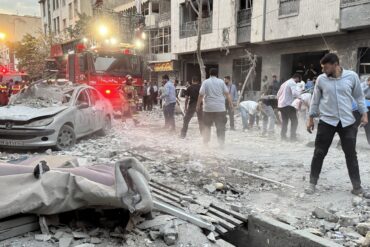 Následky izraelského útoku v hlavním íránském městě Teheránu