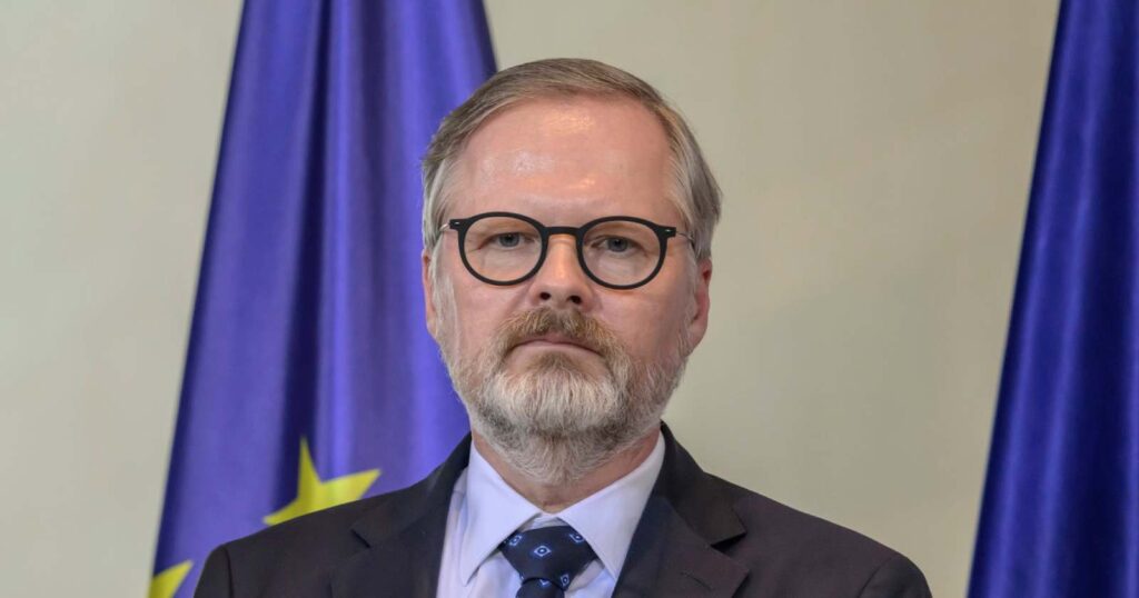 Premiér ČR utajeným betonářem a disidentem | Deník TO