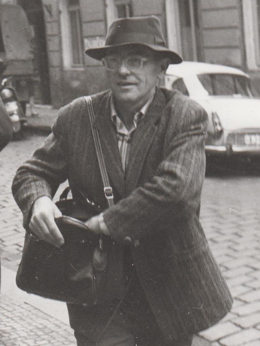 Emil Zátopek v roli kolportéra