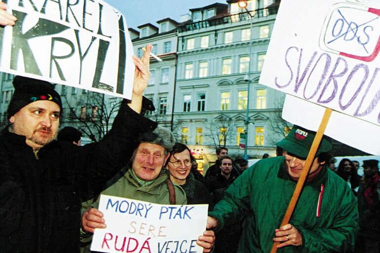 Demonstrace na podporu vzpoury v České televizi, leden 2001