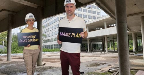 Piráti a Nová Palmovka na koláži Deníku TO