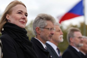 Jana Černochová, Miloš Vystrčil, Petr Pavel, Petr Fiala a další na pražském Vítkově 28. října 2025