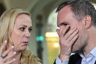 Jana Komrsková a Zdeněk Hřib asi něco cítí…