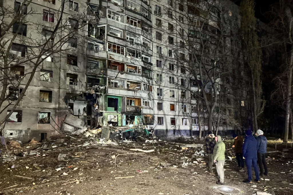 Čtyři mrtví při nočním útoku na Charkov | Deník TO