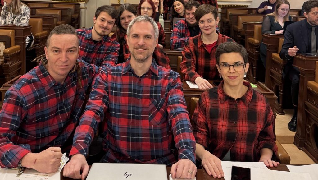 Hřib je tak směšný, že ho už nikdo nebere vážně. Třeba by se ale uživil jako stand-up komik… | Deník TO