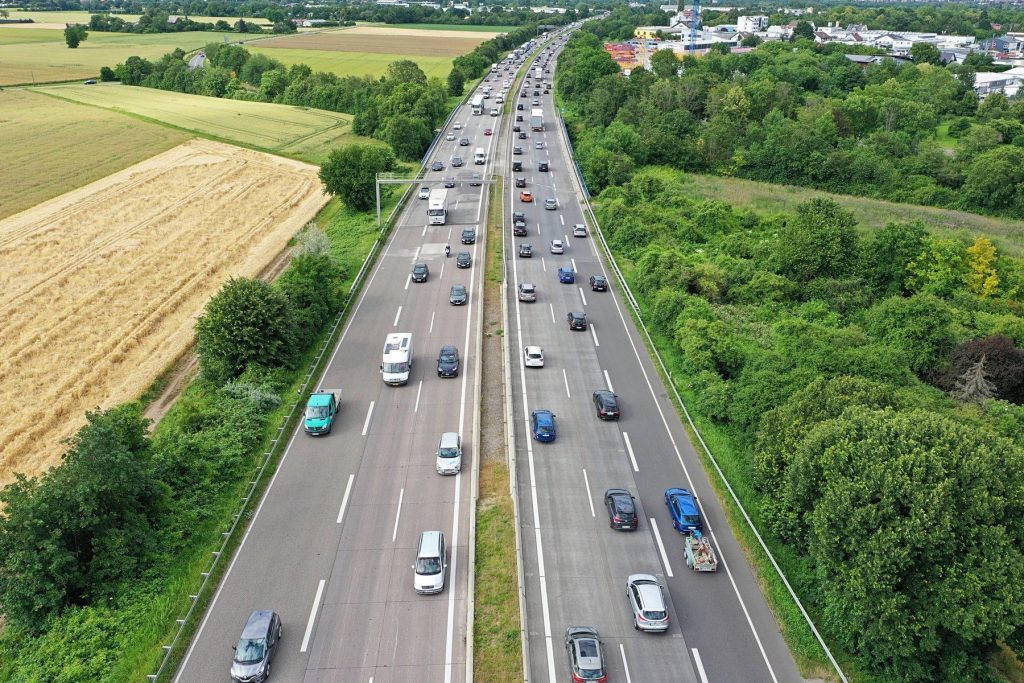 Nejtragičtější den roku na českých silnicích. V pondělí zemřelo šest lidí | Deník TO