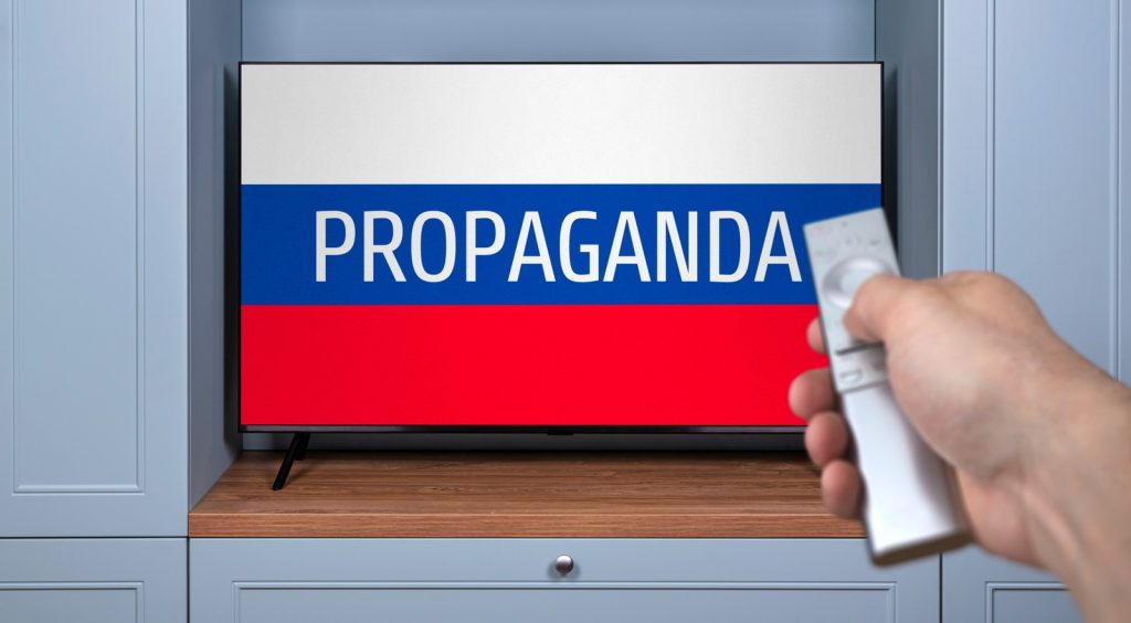 Fialovy korigované informace v praxi: Na ruská média se dívat nesmíme, ale jejich obsahem nás ta naše oblažují neustále | Deník TO