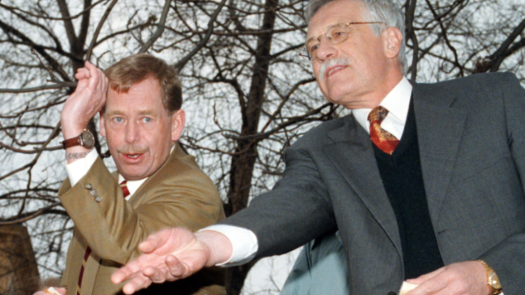 Havlovky, nebo klausovky? Sametová revoluce a devadesátky, kořeny našich dnů | Deník TO